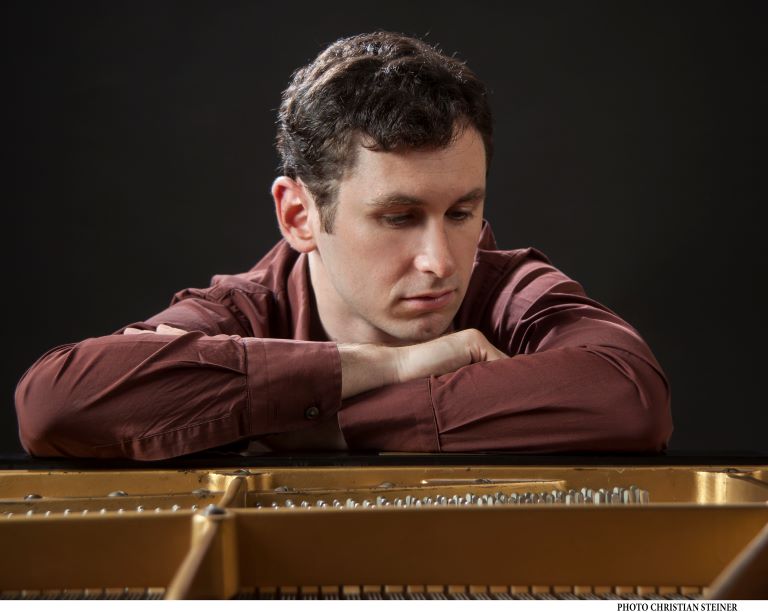 Ilya Poletaev, pianoforte
